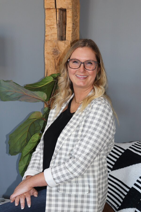 Ashleigh Langan Weinert